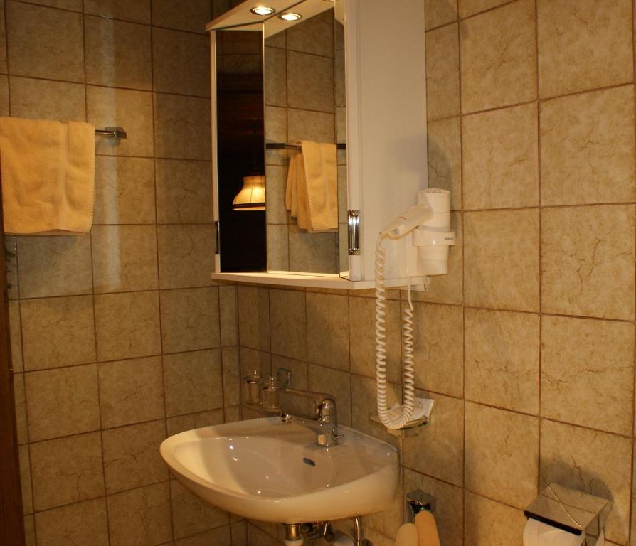Sonnenhotel Soldanella Sonneck سامنون الغرفة الصورة